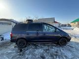 Ford Galaxy 2004 года за 1 800 000 тг. в Аксай – фото 3