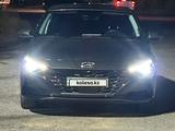 Hyundai Elantra 2023 годаfor11 800 000 тг. в Алматы