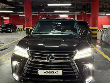 Lexus LX 570 2017 года за 45 500 000 тг. в Астана – фото 2