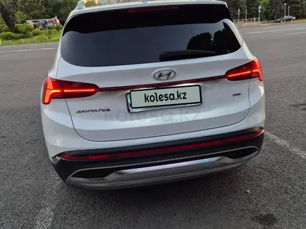 Hyundai Santa Fe 2021 года за 15 200 000 тг. в Алматы – фото 8