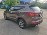 Hyundai Santa Fe 2014 годаүшін9 800 000 тг. в Алматы – фото 2