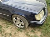 Mercedes-Benz E 280 1995 годаfor2 600 000 тг. в Актобе – фото 4