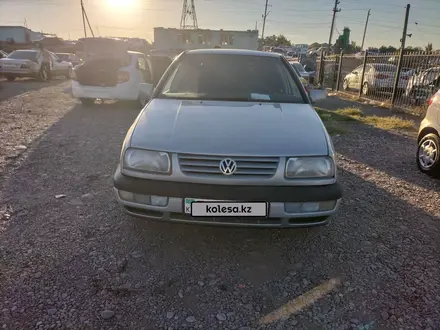 Volkswagen Vento 1993 года за 1 500 000 тг. в Шымкент – фото 6