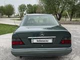 Mercedes-Benz E 220 1993 года за 2 500 000 тг. в Туркестан – фото 3