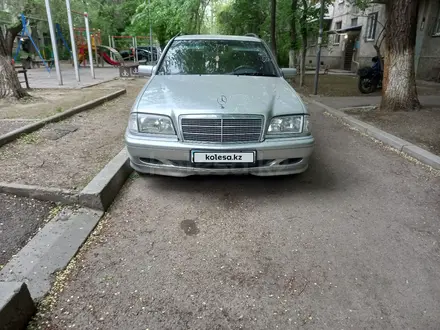 Mercedes-Benz C 240 1998 года за 2 500 000 тг. в Алматы – фото 3