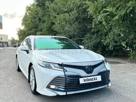 Toyota Camry 2019 года за 13 750 000 тг. в Алматы – фото 15