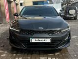 Kia K5 2021 года за 14 000 000 тг. в Алматы