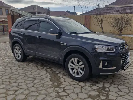 Chevrolet Captiva 2018 года за 10 100 000 тг. в Актау – фото 2