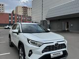 Toyota RAV4 2020 годаүшін15 000 000 тг. в Астана