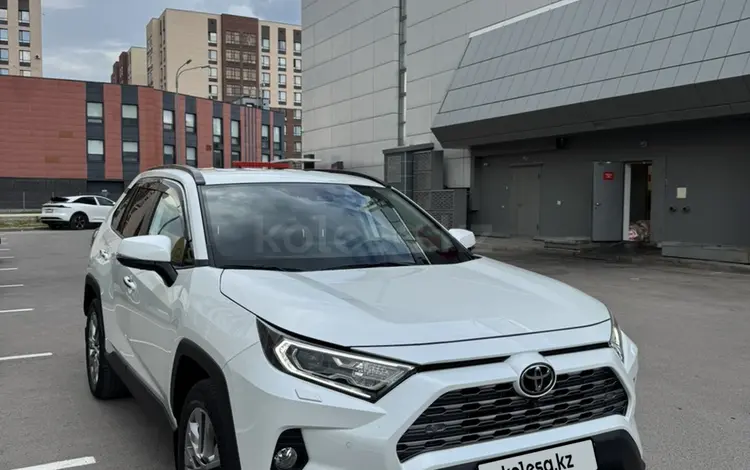 Toyota RAV4 2020 годаүшін15 000 000 тг. в Астана