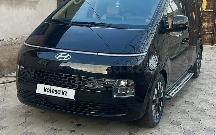 Hyundai Staria 2021 года за 18 300 000 тг. в Алматы