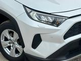 Toyota RAV4 2021 года за 14 300 000 тг. в Актау – фото 5