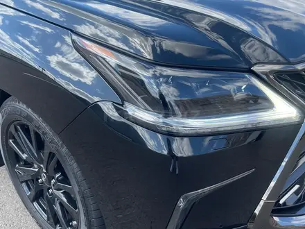 Lexus LX 570 2018 года за 55 300 000 тг. в Астана – фото 4