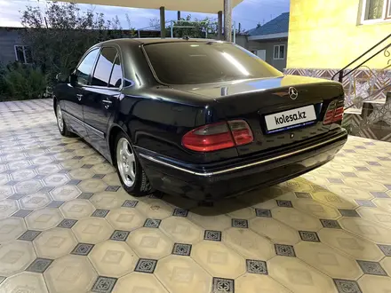 Mercedes-Benz E 280 2000 года за 4 570 000 тг. в Шымкент – фото 2