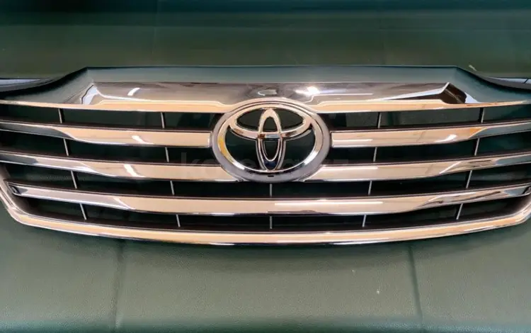 Решетка радиатора в сборе с накладкой Toyota Fortuner 2011-2015үшін65 000 тг. в Актобе
