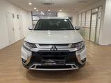 Mitsubishi Outlander 2018 годаfor9 990 000 тг. в Астана – фото 2