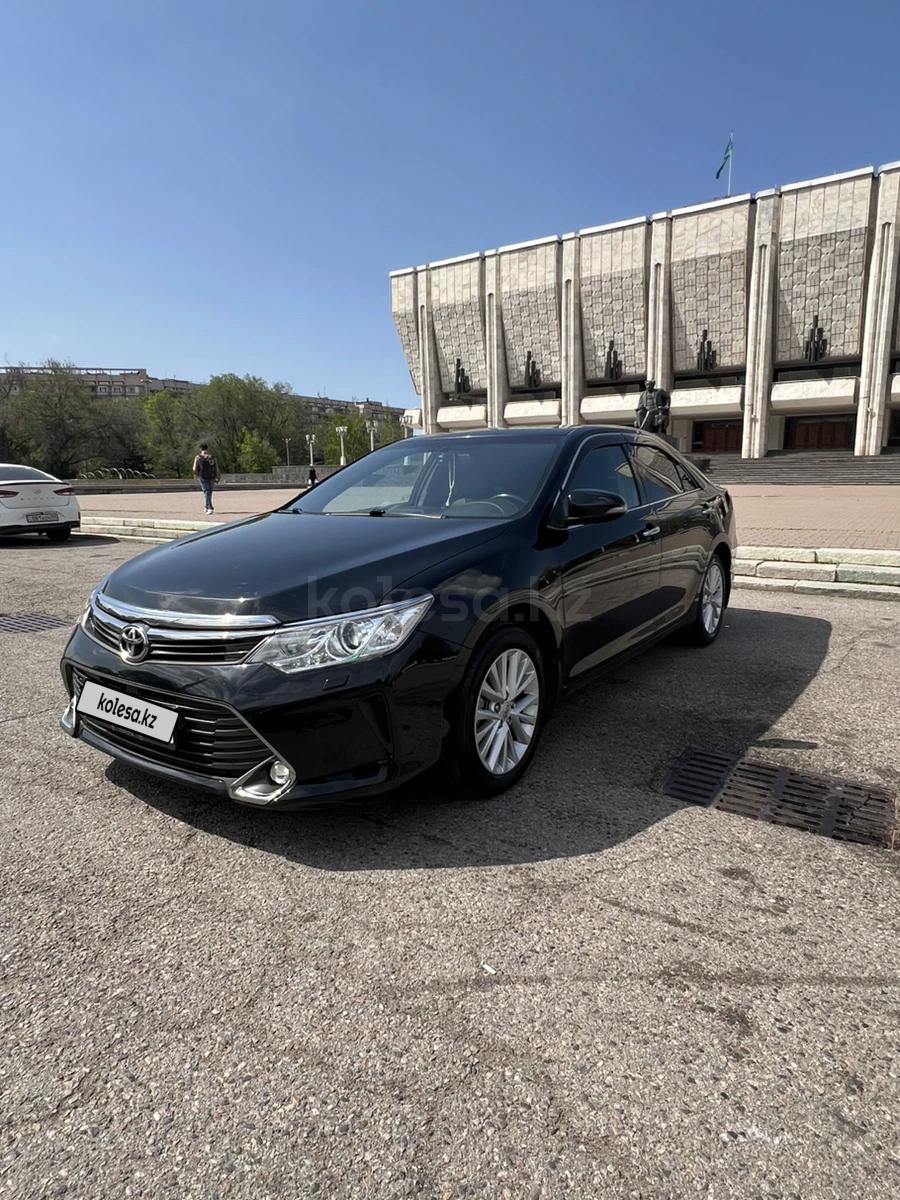 Toyota Camry 2015 г.