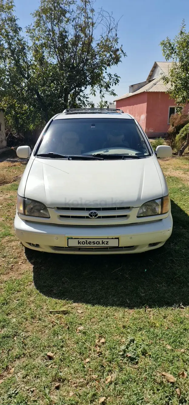 Toyota Sienna, 1999