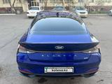 Hyundai Elantra 2022 года за 9 850 000 тг. в Астана – фото 2