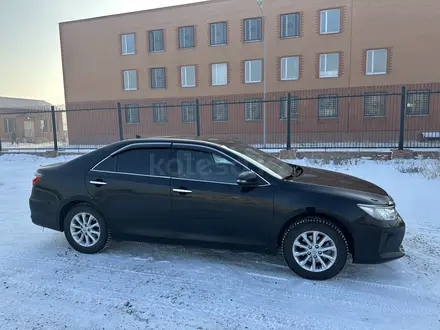 Toyota Camry 2015 года за 10 800 000 тг. в Караганда – фото 3