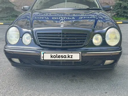 Mercedes-Benz E 240 2000 года за 4 000 000 тг. в Алматы