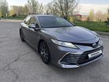 Toyota Camry 2023 года за 19 000 000 тг. в Алматы – фото 3