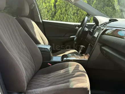 Toyota Camry 2014 года за 10 200 000 тг. в Актау – фото 16