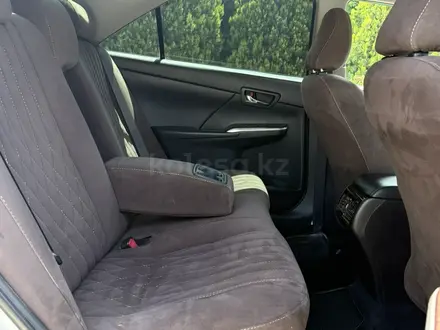Toyota Camry 2014 года за 10 200 000 тг. в Актау – фото 15