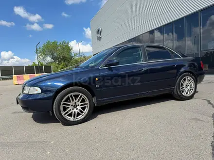 Audi A4 1997 года за 1 300 000 тг. в Алматы – фото 9