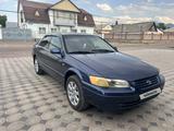 Toyota Camry 1997 годаүшін3 200 000 тг. в Мерке – фото 2