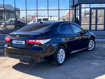 Toyota Camry 2020 года за 14 700 000 тг. в Уральск – фото 17