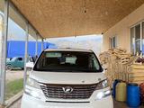 Toyota Vellfire 2010 года за 12 200 000 тг. в Алматы – фото 2