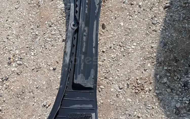 Ветровая панель жабо Опель вектра б за 10 000 тг. в Кокшетау