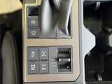 Toyota Land Cruiser Prado Luxe 2025 года за 50 890 000 тг. в Актобе – фото 4