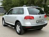Volkswagen Touareg 2006 года за 6 100 000 тг. в Алматы – фото 4