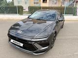 Hyundai Sonata 2023 года за 15 300 000 тг. в Актобе – фото 2