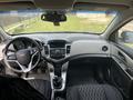 Chevrolet Cruze 2012 годаfor2 950 000 тг. в Актобе – фото 5