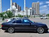 Mercedes-Benz E 230 1997 года за 2 200 000 тг. в Астана – фото 2