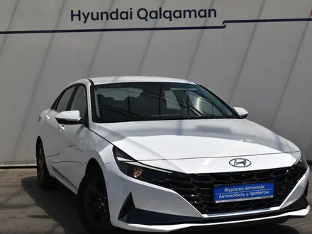 Hyundai Elantra 2023 года за 10 590 000 тг. в Алматы – фото 3