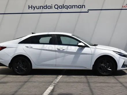 Hyundai Elantra 2023 года за 10 590 000 тг. в Алматы – фото 4