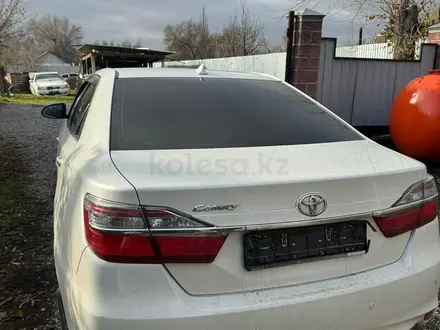 Toyota Camry 2017 года за 12 800 000 тг. в Тараз – фото 2