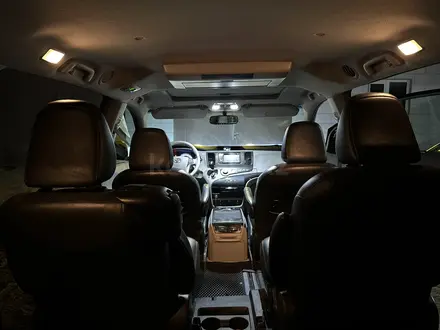 Toyota Sienna 2012 года за 9 500 000 тг. в Атырау – фото 13