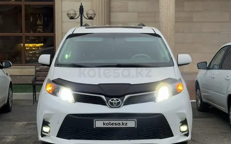 Toyota Sienna 2012 годаүшін9 500 000 тг. в Атырау