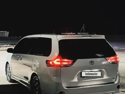 Toyota Sienna 2012 года за 9 500 000 тг. в Атырау – фото 8