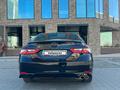Toyota Camry 2022 года за 14 600 000 тг. в Алматы – фото 3