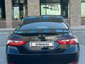 Toyota Camry 2022 года за 14 600 000 тг. в Алматы – фото 11