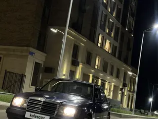 Mercedes-Benz E 230