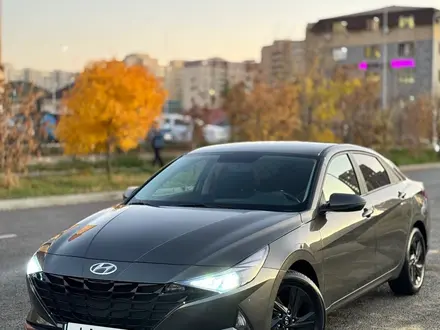 Hyundai Elantra 2021 года за 9 300 000 тг. в Астана