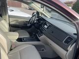 Kia Carnival 2015 годаүшін9 500 000 тг. в Алматы – фото 5