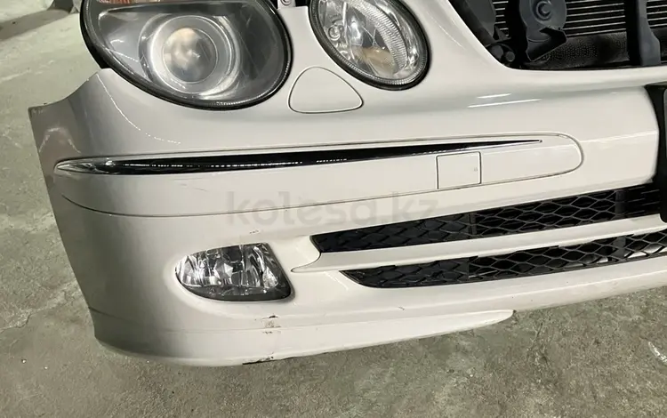 Бампер передний на мерседес w211 авангард за 170 000 тг. в Алматы